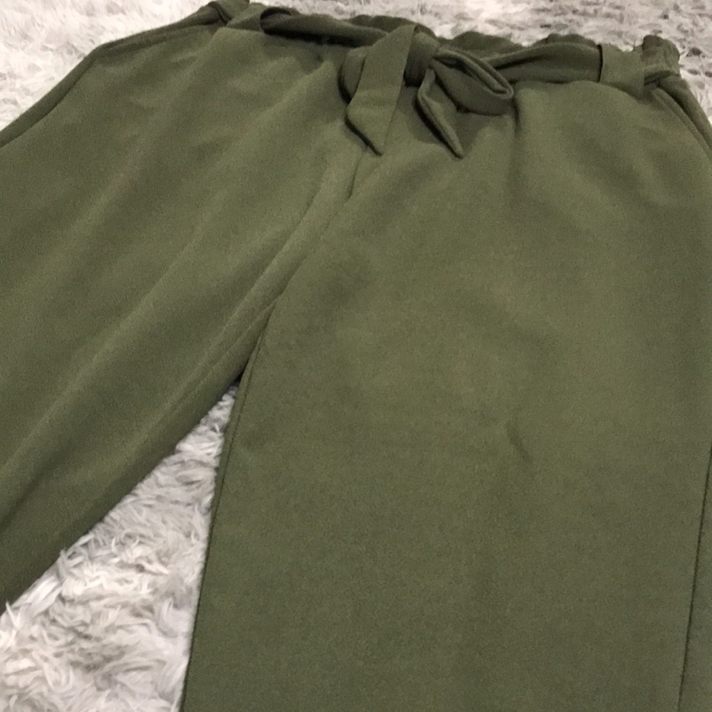 Green pants - Picture 2 of 5